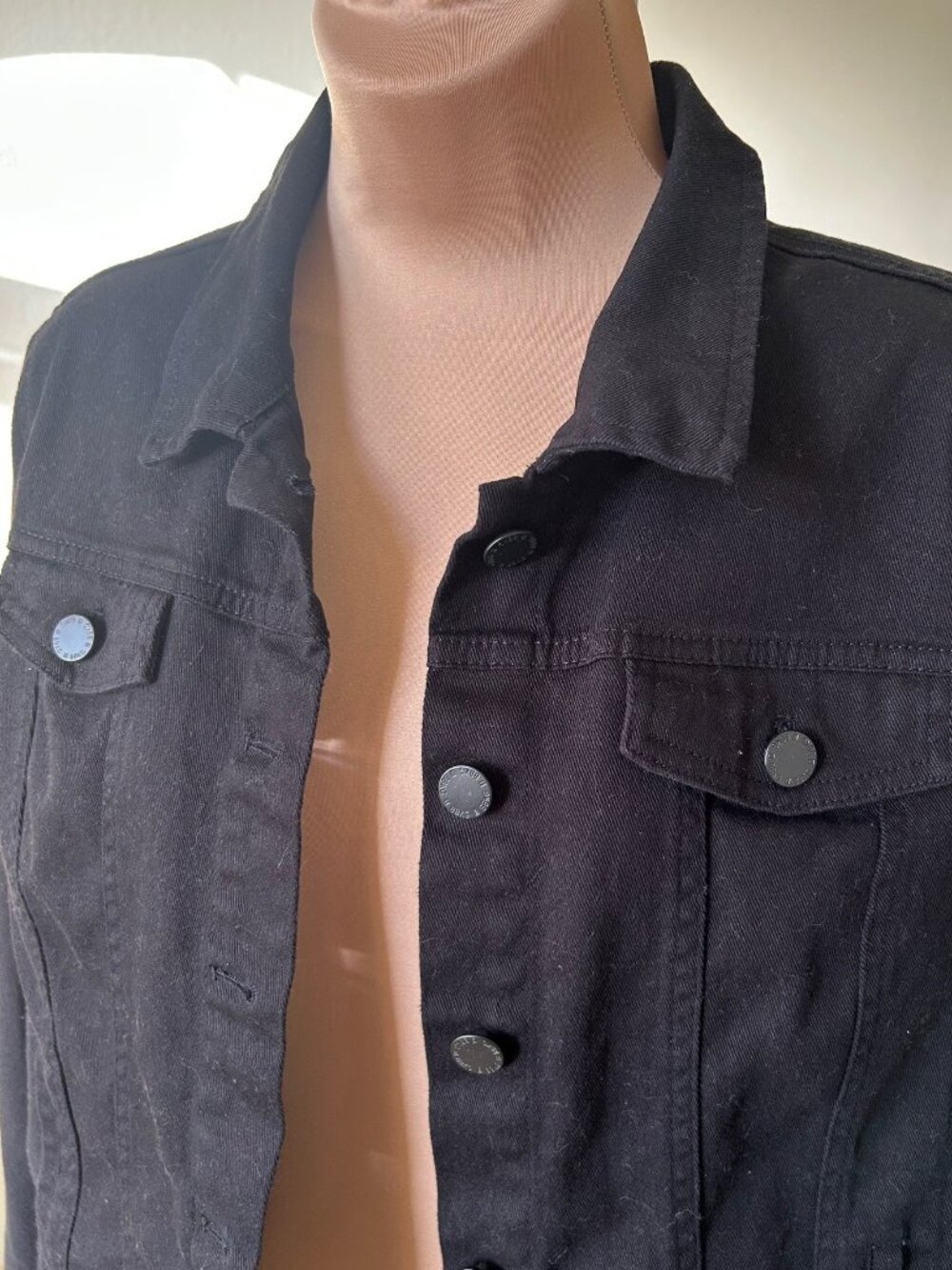 BELLE BY KIM GRAVEL Black Twill Denim Trucker Jacket Knit Back & Sleeves M EUC - Picture 9 of 11